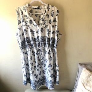 Paisley print dress with cinched waist size 3X